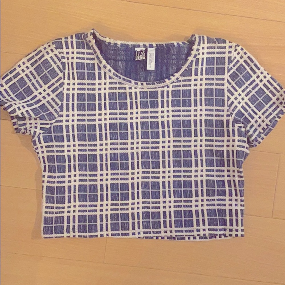Blue pattern crop top